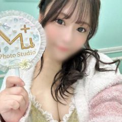 本日 １０月 ２４日（金）  総勢 １４名の出勤予定になります！  19歳ふわふわFカップ ゆな/優心(高級店サービス） 感じよい女の子 バストはピチピチFカップ まだまだ若い色々興味津々 経験したい年頃 - スチュアーデス