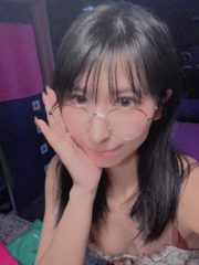 本日 ５月 ３日（日）  総勢 １９名の出勤予定になります！  クラスのマドンナ タイプ はる/華瑠(高級店サービス） 物腰 柔らかく感じよい 頭の回転も良さそうな女の子 - スチュアーデス